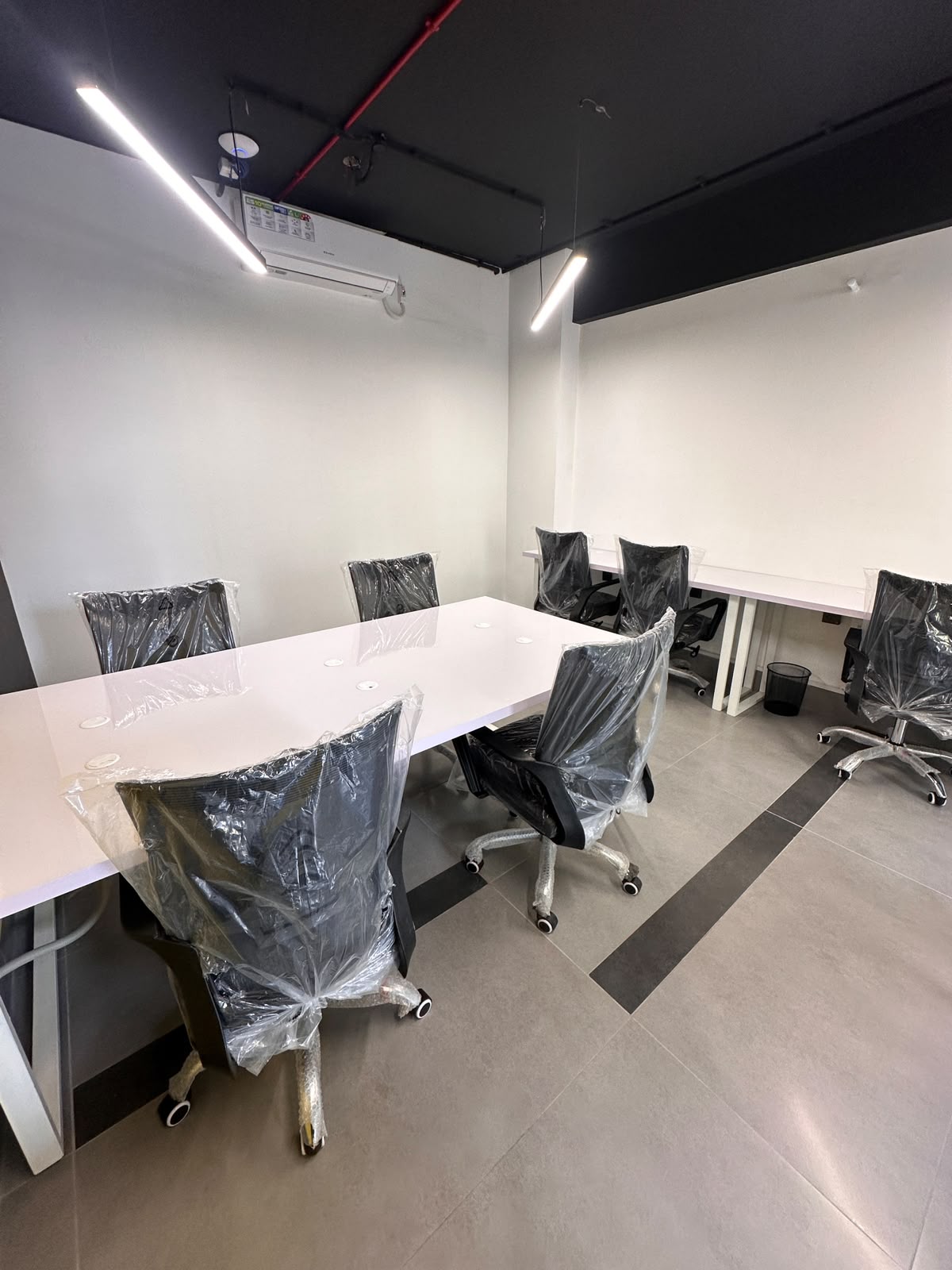 Dedicated desks and workstations at WorkMore, The Pavilion